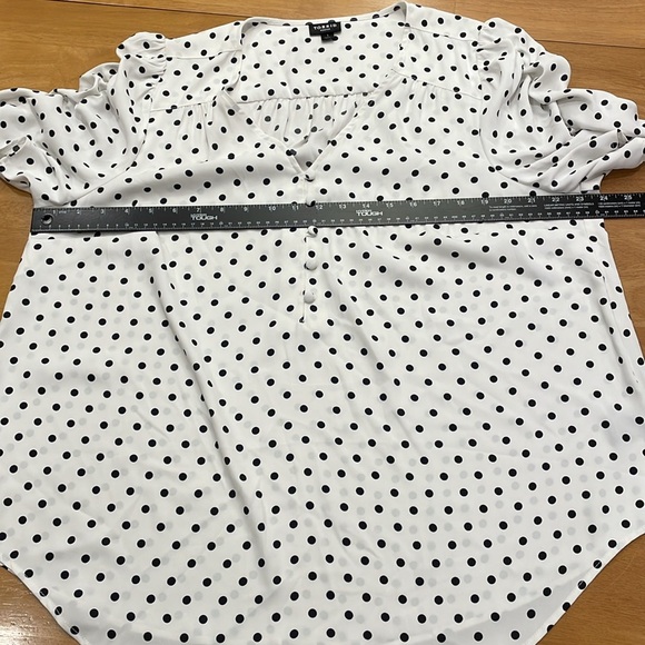 NWOT Torrid Harper Short Sleeve Blouse Size 1X White Black Polka Dots V Neck - Picture 12 of 13